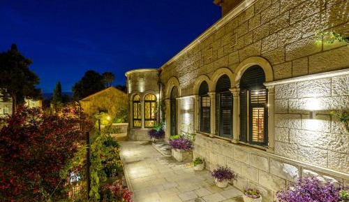 Five-Bedroom Villa with Terrace and Sea View