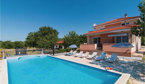 Five-Bedroom Holiday Home
