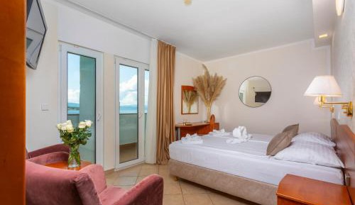 Double Room with Balcony and Sea View