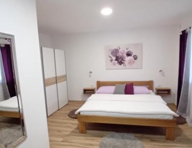 King Studio with Sofa Bed