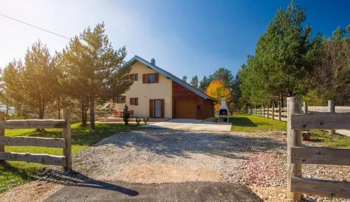 Three-Bedroom Vacation Home 