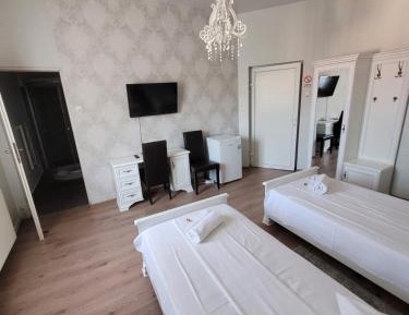 Twin Room with Bathroom
