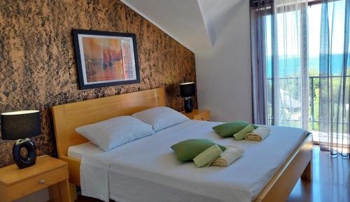 Standard Triple Room with Sea View