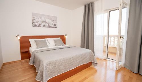 Double Room with Balcony and Sea View