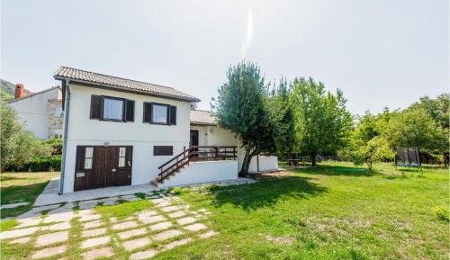 Three-Bedroom Vacation Home 