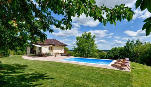 Three-Bedroom Vacation Home 