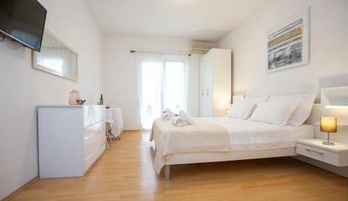 Deluxe Double Room with Balcony and Sea View