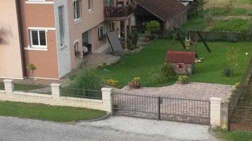 Apartment with Garden View