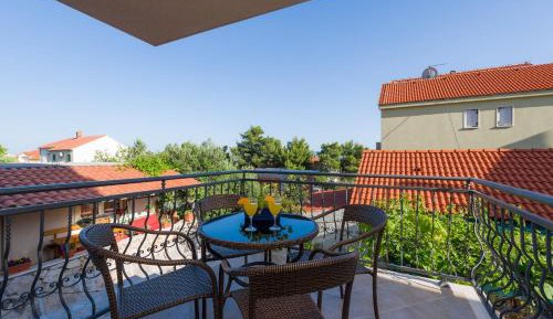 One-Bedroom Apartment with Balcony