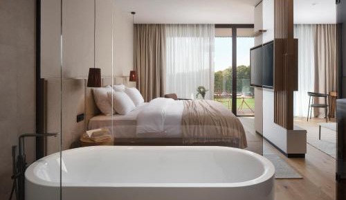 Apartment with Garden View