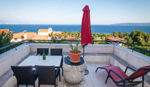 Two-Bedroom Apartment with Terrace and Sea View