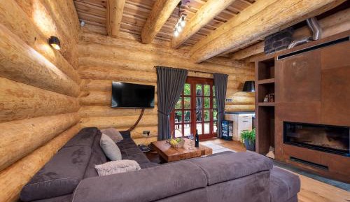 Three-Bedroom Vacation Home 