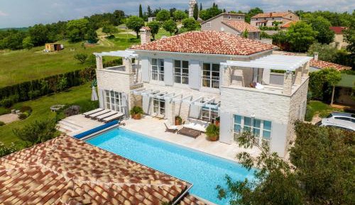 Deluxe Villa
