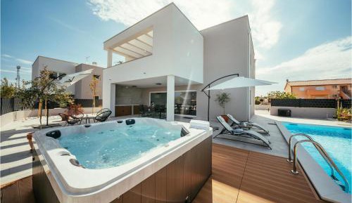 Three-Bedroom Vacation Home 