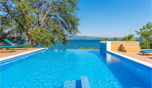 Five-Bedroom Holiday Home