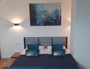 Deluxe Studio