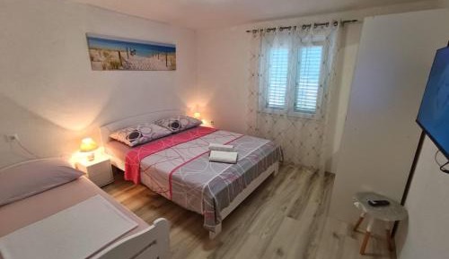 One-Bedroom Apartment with Patio (3 Adults)
