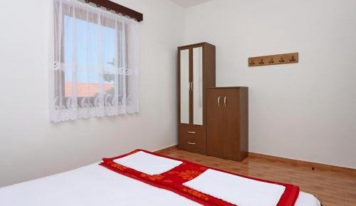 One-Bedroom Apartment with Terrace and Sea View