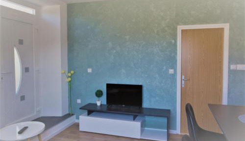 One Bedroom Apartment with Terrace and Sea View