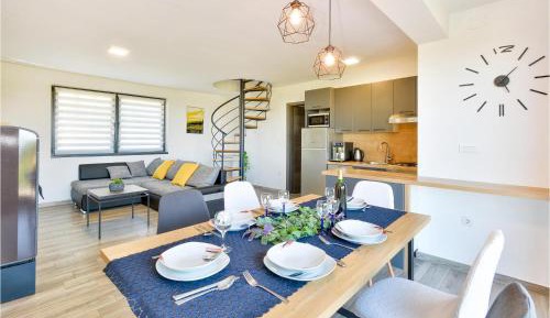 Three-Bedroom Vacation Home 