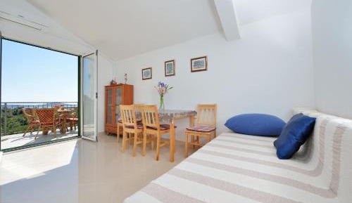 One-Bedroom Apartment with Terrace and Sea View