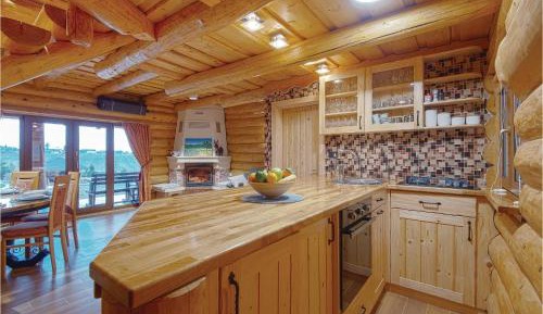 Three-Bedroom Vacation Home 