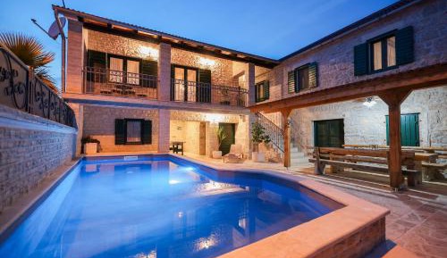 Three-Bedroom Villa with Swimming Pool