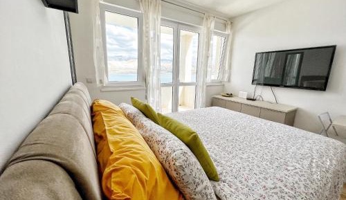 Studio Apartment with Sea View