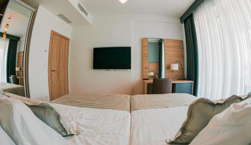 Deluxe Double Room with Balcony and Sea View