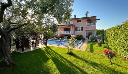 Three-Bedroom Holiday Home with Private Pool