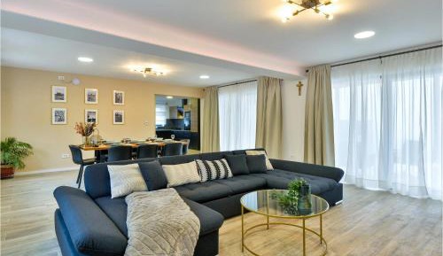Three-Bedroom Vacation Home 