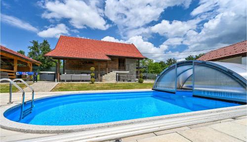 Three-Bedroom Vacation Home 