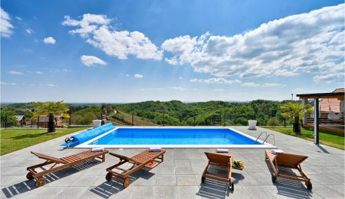Three-Bedroom Vacation Home 