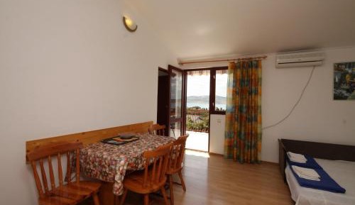 One-Bedroom Apartment with Terrace and Sea View