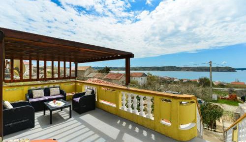 Studio with Terrace and Sea View
