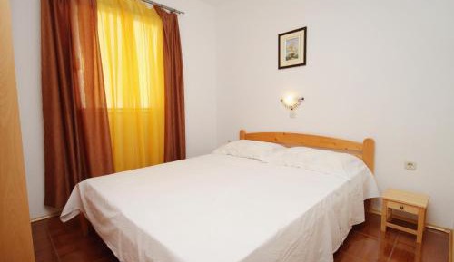 Two-Bedroom Apartment with Balcony and Sea View
