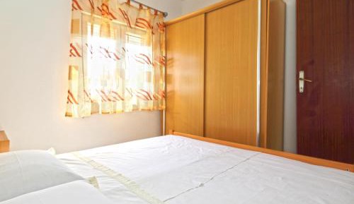 Two-Bedroom Apartment with Terrace and Sea View