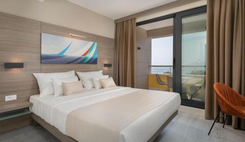 Deluxe Suite with Sea View