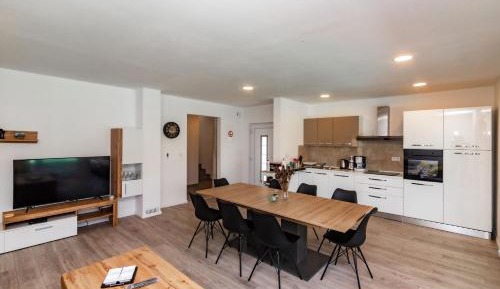 Three-Bedroom Vacation Home 