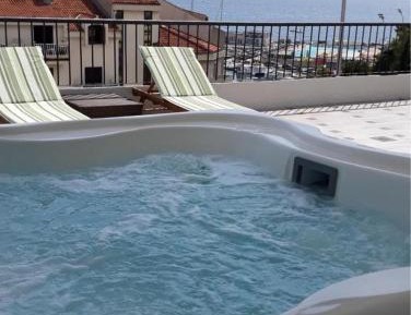 Deluxe Suite with Shared Spa Bath
