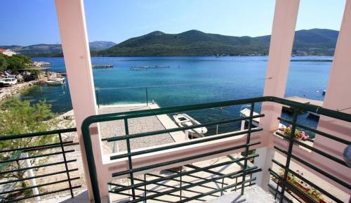 One-Bedroom Apartment with Sea View