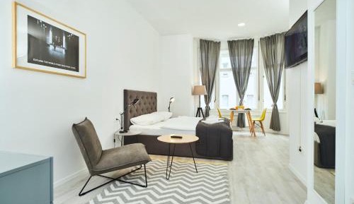 Deluxe Studio