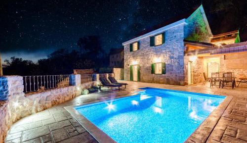 Two Bedroom Holiday Home with Private Pool