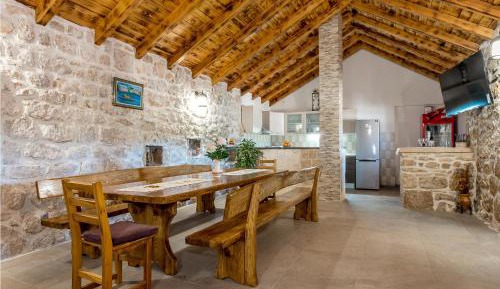Three-Bedroom Vacation Home 
