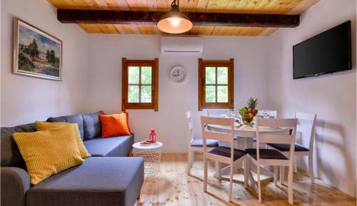 Three-Bedroom Vacation Home 