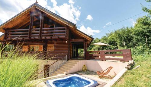 Three-Bedroom Vacation Home 