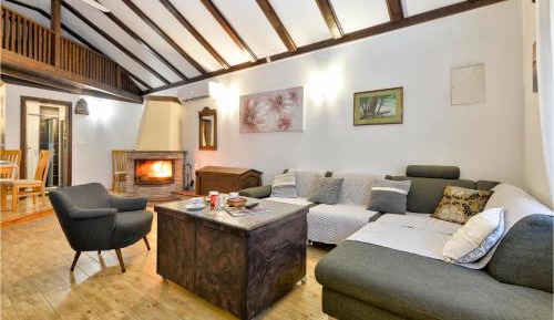 Three-Bedroom Vacation Home 