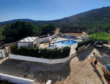 Apartment with Pool View 