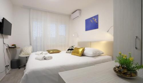 Double Room with Balcony and Sea View