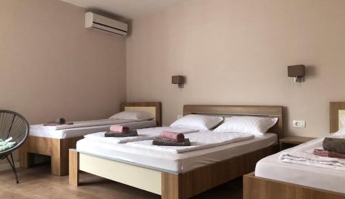 One-Bedroom Apartment with Balcony (4 Adults)